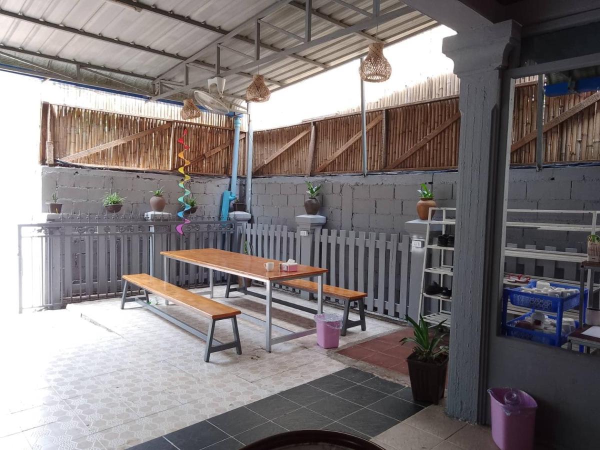 Funny Backpacker Hostel Luang Prabang Exterior foto