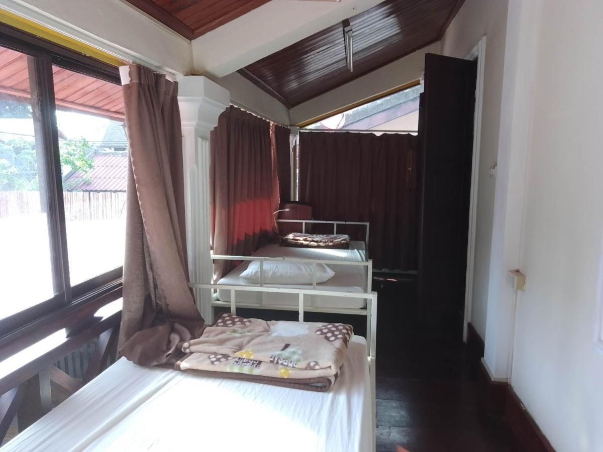 Funny Backpacker Hostel Luang Prabang Exterior foto